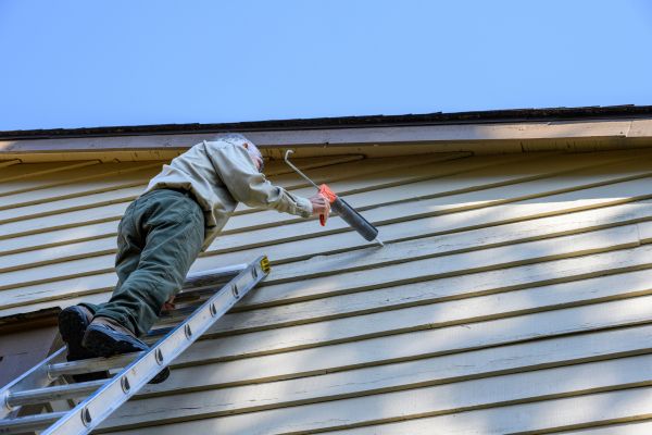Cost of Vinyl Siding Caulk Repair in Renton