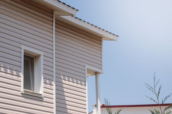 Cost of Vinyl Siding Hole Repair in Renton
